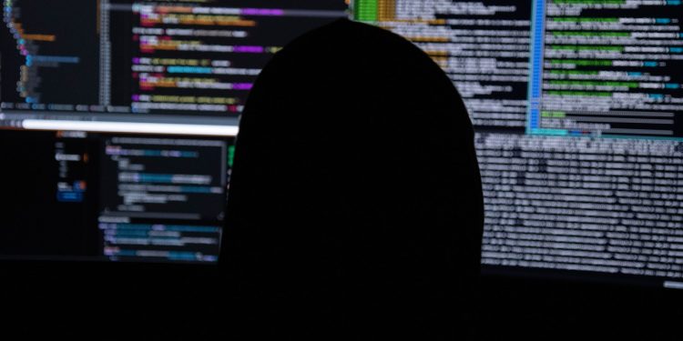 Lập Trình Viên Và Màn Hình Làm Việc